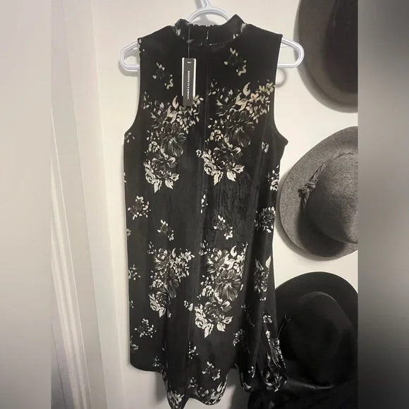 Brand new velour floral dress - Picture 2 of 3